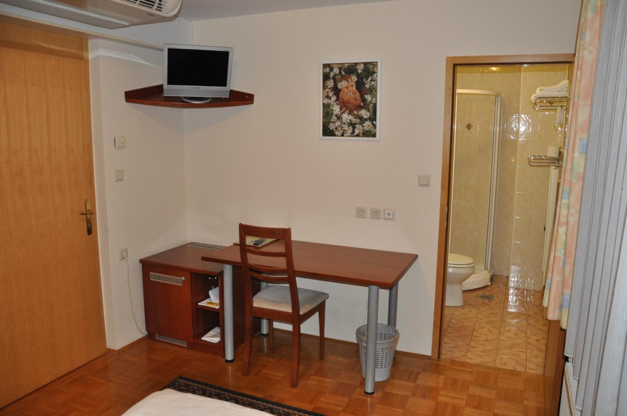 Penzion Kmecki Hram Liubliana Habitación foto