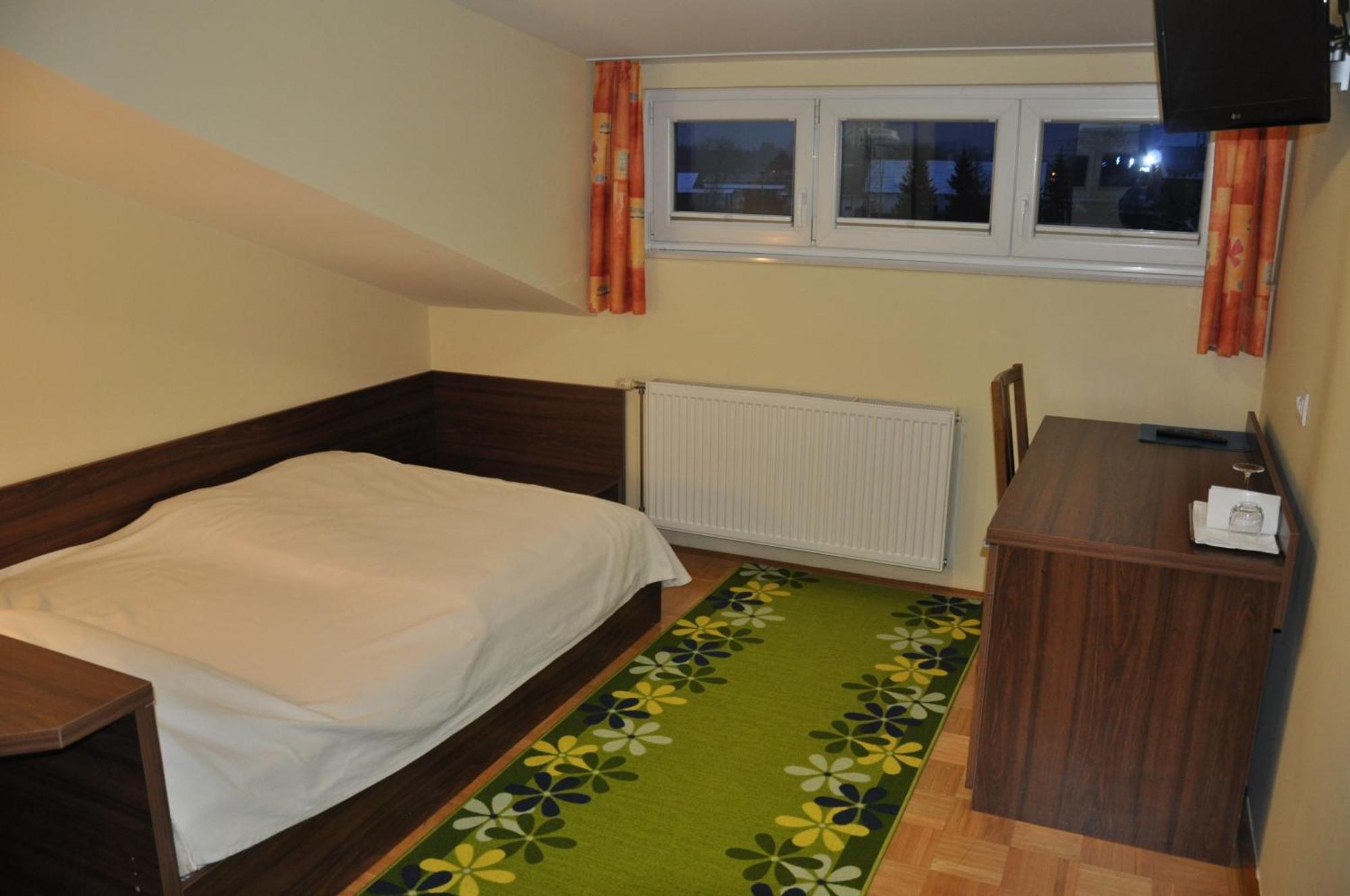 Penzion Kmecki Hram Liubliana Habitación foto