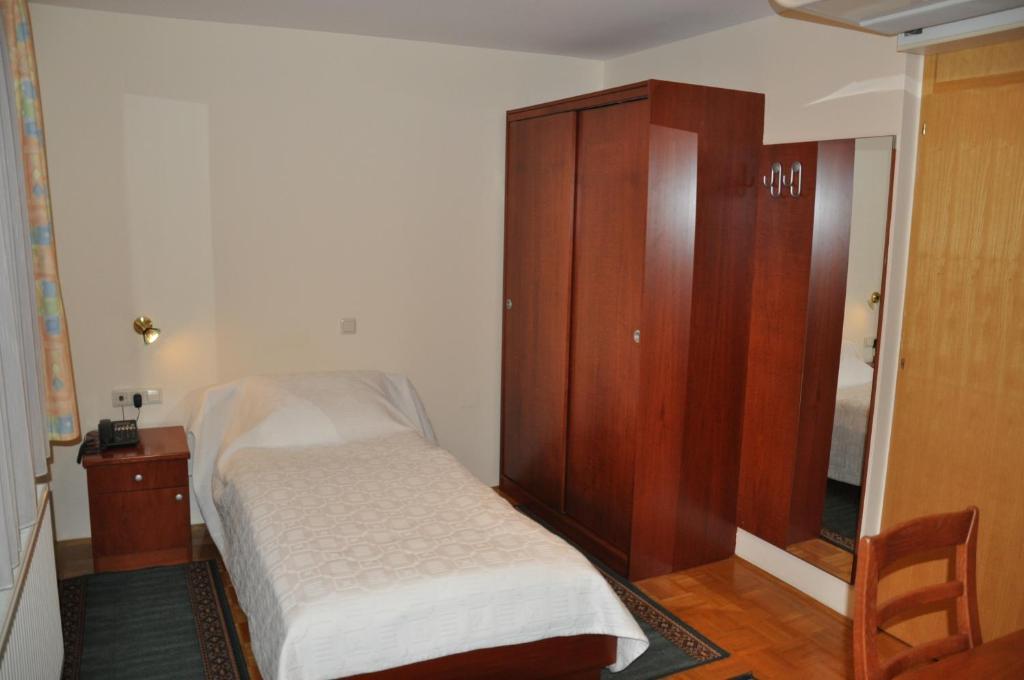 Penzion Kmecki Hram Liubliana Habitación foto