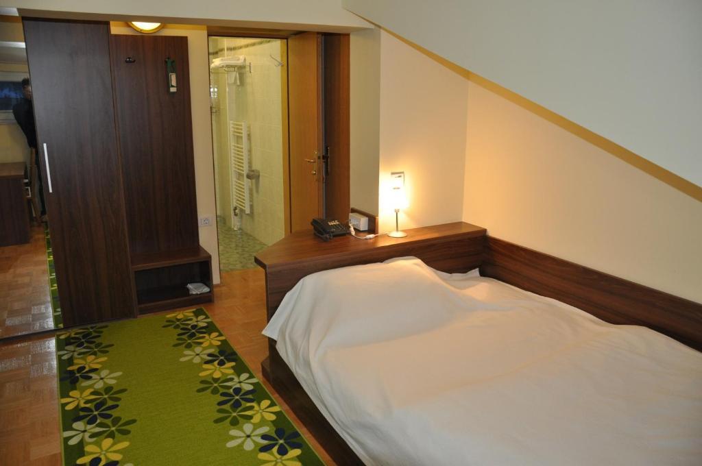 Penzion Kmecki Hram Liubliana Habitación foto